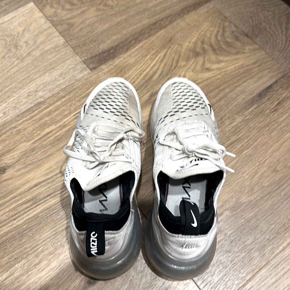 white and black nike air max 270